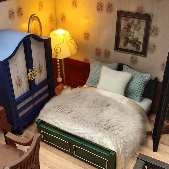 Wizardi House in English Style Miniature Dollhouse Roombox Kit